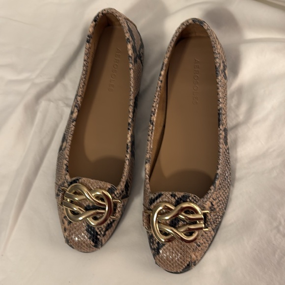 Aerosols Big Bet Natural Snake shoes gold buckle. Size 7M. Excellent condition. - Picture 2 of 3